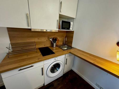 Photo de la galerie de l'établissement Champs-Elysées - Suite for 2 people, à Paris