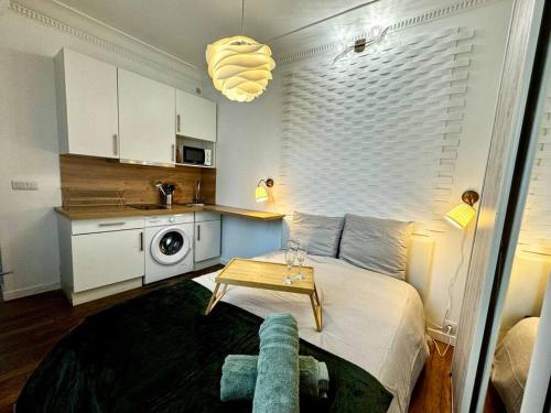 Photo de la galerie de l'établissement Champs-Elysées - Suite for 2 people, à Paris