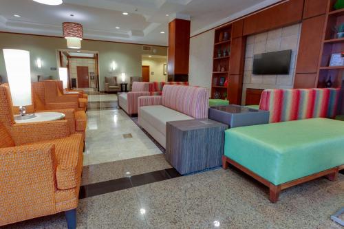 Drury Inn & Suites St. Louis Forest Park Image