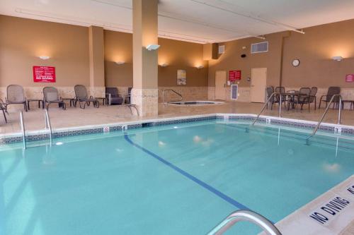 Drury Inn & Suites St. Louis Forest Park Image