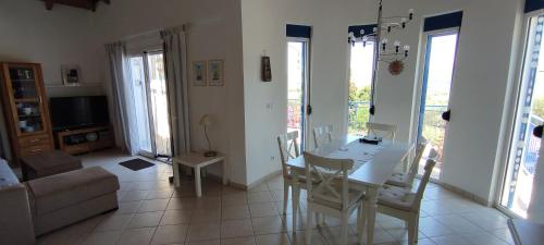 Χώρος καθιστικού στο Villa Pilias