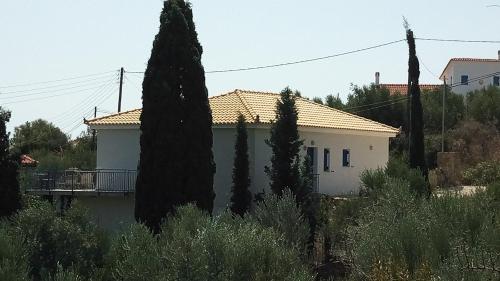 Το κτήριο όπου στεγάζεται  η βίλα