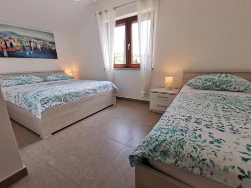 Apartments with parking space Crikvenica - 22283