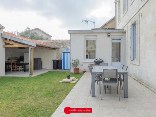 Photo de la galerie de l'établissement Maison Charme 120m², Proche Plage, 6/8 Pers, Jardin Clos, Wifi, Equipements Bébé - FR-1-535-19, à Châtelaillon-Plage