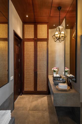 Bagno di La Sierra, 2 & 3BHK Villas near Anjuna & Vagator Beach with Private Pool, Terrace, Garden, Kitchen & Security