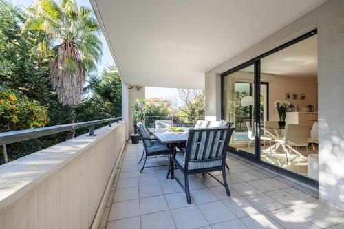 Beautiful and Spacious 2 bed Apt with Pool