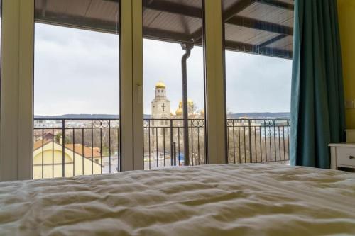 Postel nebo postele na pokoji v ubytování Panoramic 1 bedroom apartment in central Varna!