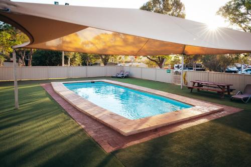 Bassein majutusasutuses Tom Price Tourist Park või selle lähedal