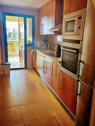Puerto de la Duquesa, Beachfront Sea views 500m to Beach and Duquesa Marina