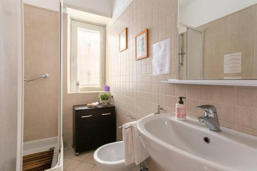 A bathroom at Casa Girasole