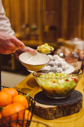 ホテルの敷地内または近くでの食事または食べ物