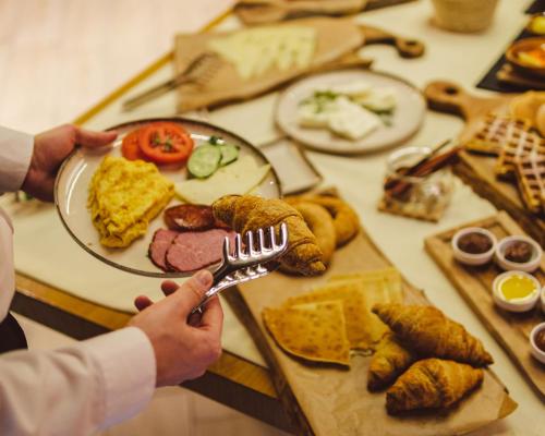 ホテルの敷地内または近くでの食事または食べ物