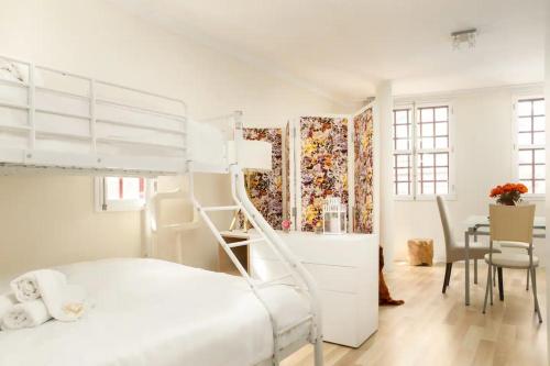 Clerigos Studio Apts
