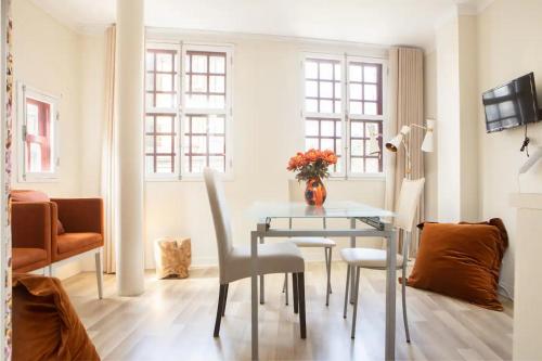 Clerigos Studio Apts