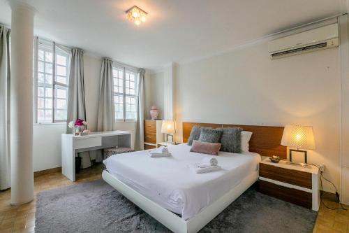 Stunning Clerigos Duplex apartment in the heart of Porto