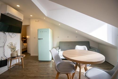 Loios Studios and Apartments