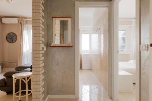 Ванна кімната в Niguarda Bright Apartment w/ Balcony