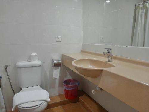 Red Rock Hotel Penangにあるバスルーム