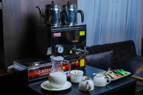 Принадлежности для чая и кофе в Arium Hotel Baku