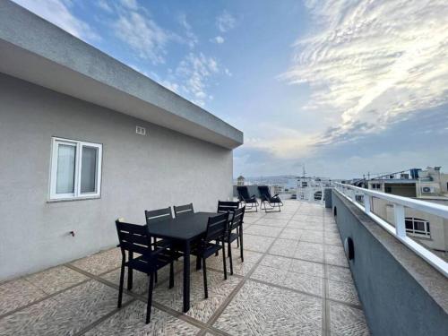 Μπαλκόνι ή βεράντα στο Penthouse with Immense Outdoor Area