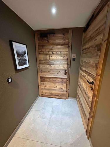 Фотография из галереи Spa, Sport & City Luxury Ski-in Ski-Out Apartment в Кицбюэле