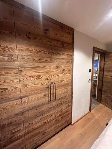 Фотография из галереи Spa, Sport & City Luxury Ski-in Ski-Out Apartment в Кицбюэле
