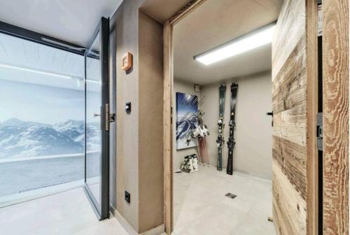 Фотография из галереи Spa, Sport & City Luxury Ski-in Ski-Out Apartment в Кицбюэле