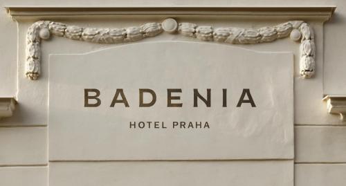 Certificado, premio, señal o documento que está expuesto en Badenia Hotel Praha