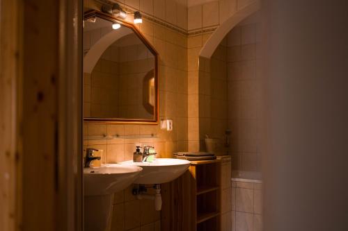 Koupelna v ubytování Chalupa NA ZEMI 211, Andělská Hora