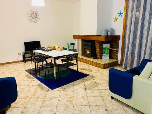 TV a/nebo společenská místnost v ubytování B&B Leader