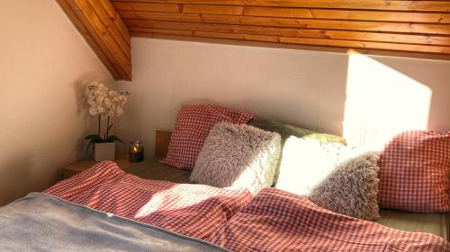 Cama o camas de una habitación en Apartmány chata Samoty