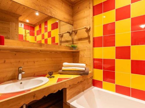 Ένα μπάνιο στο Sublime 3 pièces avec mezzanine à Valmorel, 8 pers, animaux admis, parking en option - FR-1-291-784