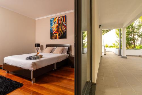 Postel nebo postele na pokoji v ubytování Villa Nunes, Big Holiday house with private pool