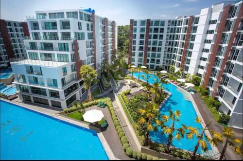 Piscina a One Sweet o a prop