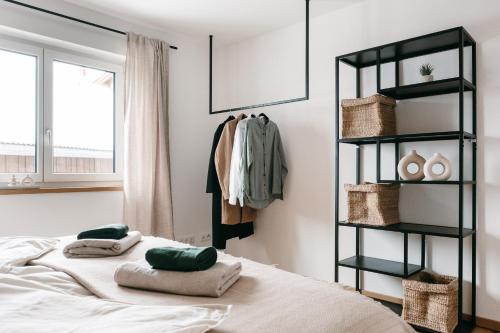 Postel nebo postele na pokoji v ubytování Design Apartment 128qm mit Ausblick