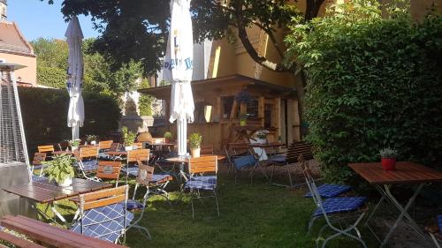 Κήπος έξω από το Hotel Zum Klötzelmönch