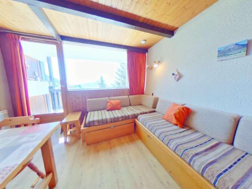 Studio Alcôve Central Les Saisies, 4 Pers, Balcon, 1er Étage, Proche Commerces et Navettes - FR-1-594-201