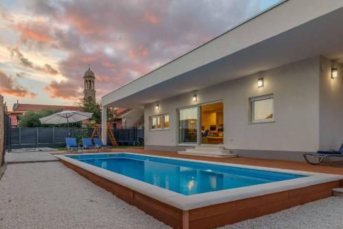 Villa Midnight Moon