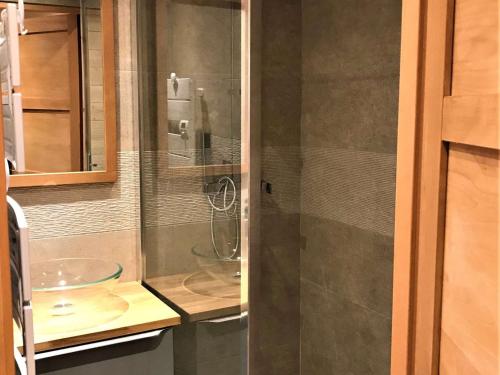 Appartement rénové 3 pièces, 4 pers, 2 ch, en plein cœur de la station, proche des pistes et commerces