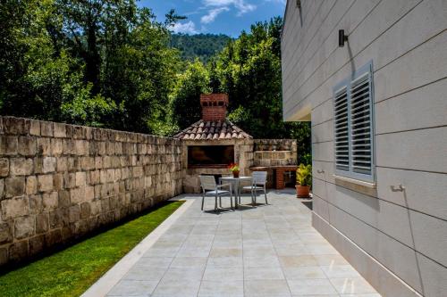 Сад в Villa Bacev by Vintage Travel