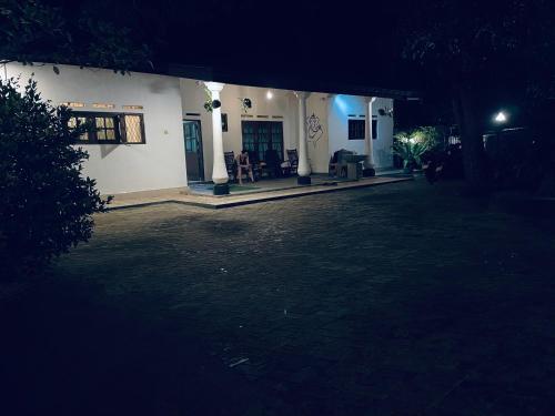 El edificio en el que está la habitación en casa particular