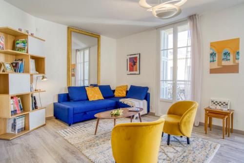 Sublime, modern, balconies, a/c, refurbished