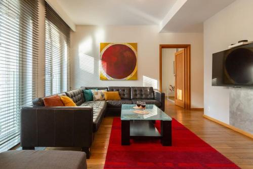 Haven, 2-bedroom apartment w/underground parking!