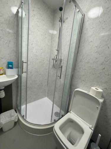 Bilik mandi di Luxurious En-suite RM2