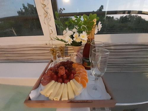 Fotografie z fotogalerie ubytování Jacuzzi-Terrace-Romance-Rest & Fun v destinaci Peralejo