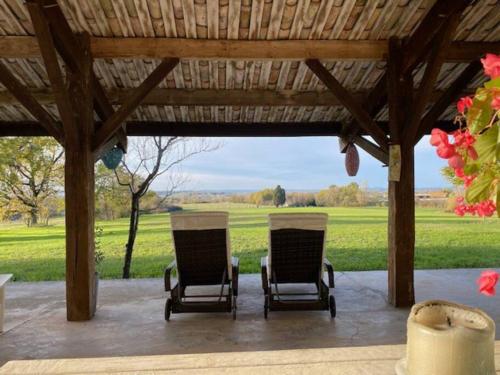 Photo de la galerie de l'établissement Gîtes Beau Chene, à Saint-Étienne-de-Villeréal