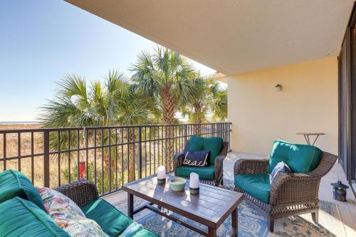 Μπαλκόνι ή βεράντα στο Dauphin Island Condo Beach and Hot Tub Access!