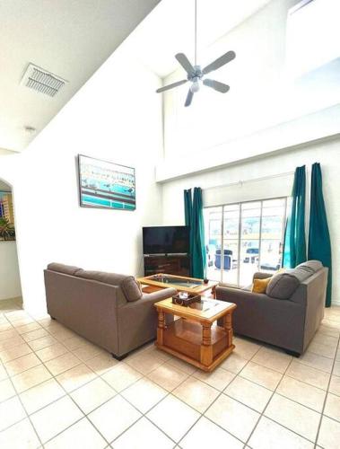 Comfortable House with hot tub close to Disney photo 5