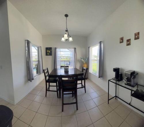 Comfortable House with hot tub close to Disney photo 34
