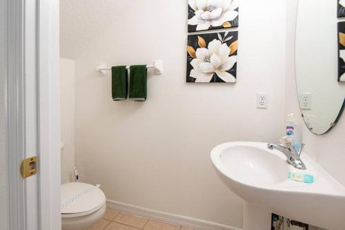 Comfortable House with hot tub close to Disney photo 37